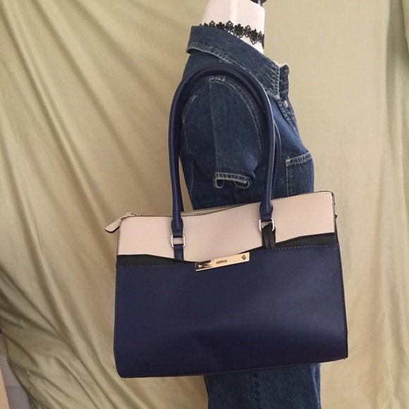 Express woman’s handbag - Picture 2 of 8